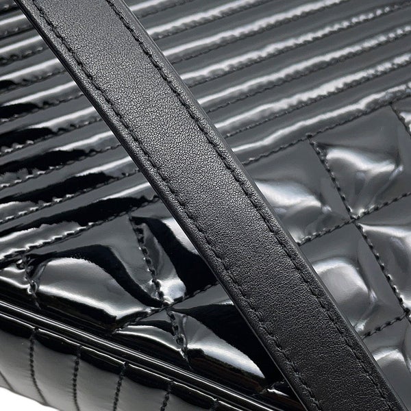 シャネル チェーンショルダーバッグ ボーイシャネル エナメル CHANEL バッグ 黒