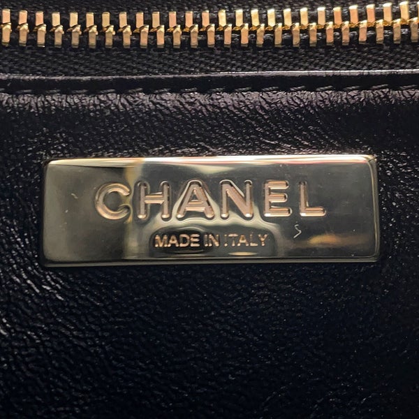シャネル ショルダーバッグ マトラッセ スモールショッピングバッグ シャイニーカーフスキン AS4133 黒