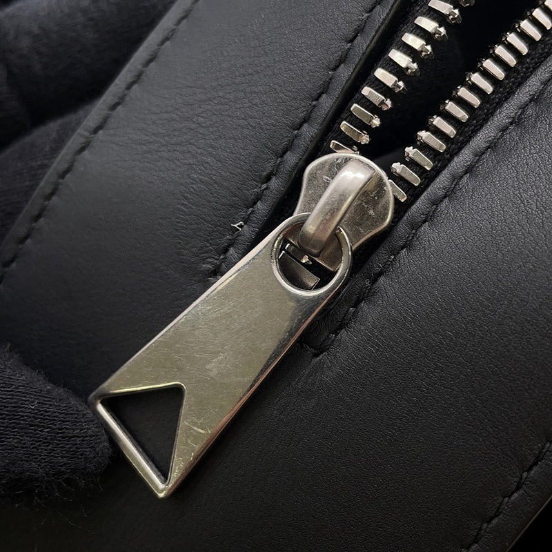 ボッテガヴェネタ リュック イントレチャート バックパック レザー 653118 BOTTEGA VENETA 黒 メンズ