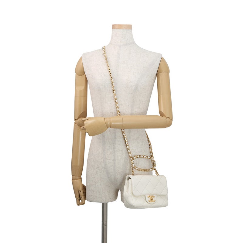 シャネル チェーンショルダーバッグ マトラッセ ココマーク カーフレザー AS3450 白