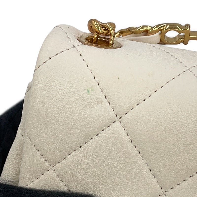 シャネル チェーンショルダーバッグ マトラッセ ココマーク カーフレザー AS3450 白