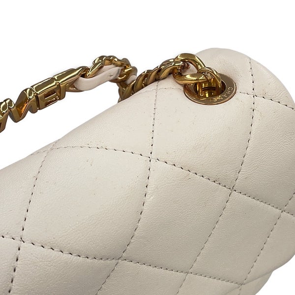 シャネル チェーンショルダーバッグ マトラッセ ココマーク カーフレザー AS3450 白