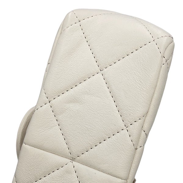 シャネル チェーンショルダーバッグ マトラッセ ココマーク カーフレザー AS3450 白