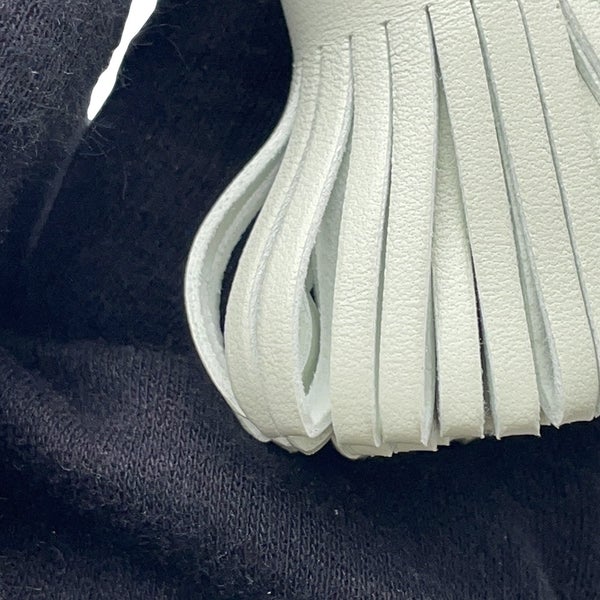 エルメス キーホルダー カルメン ウノドス ヴェールフィズ/ヴェールコミック/シルバー金具 ラムスキン HERMES チャーム