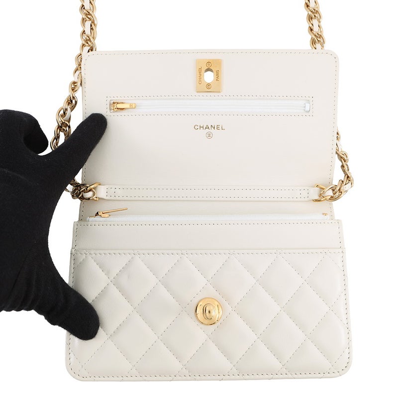 シャネル チェーンウォレット マトラッセ ココマーク ラムスキン AP4241 CHANEL 財布 白