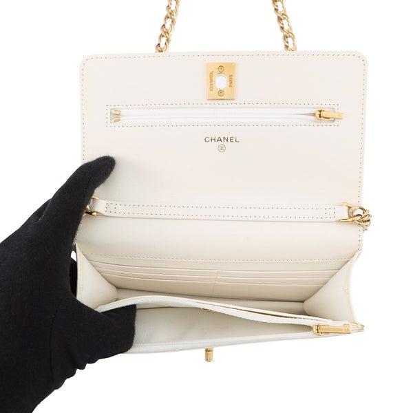 シャネル チェーンウォレット マトラッセ ココマーク ラムスキン AP4241 CHANEL 財布 白
