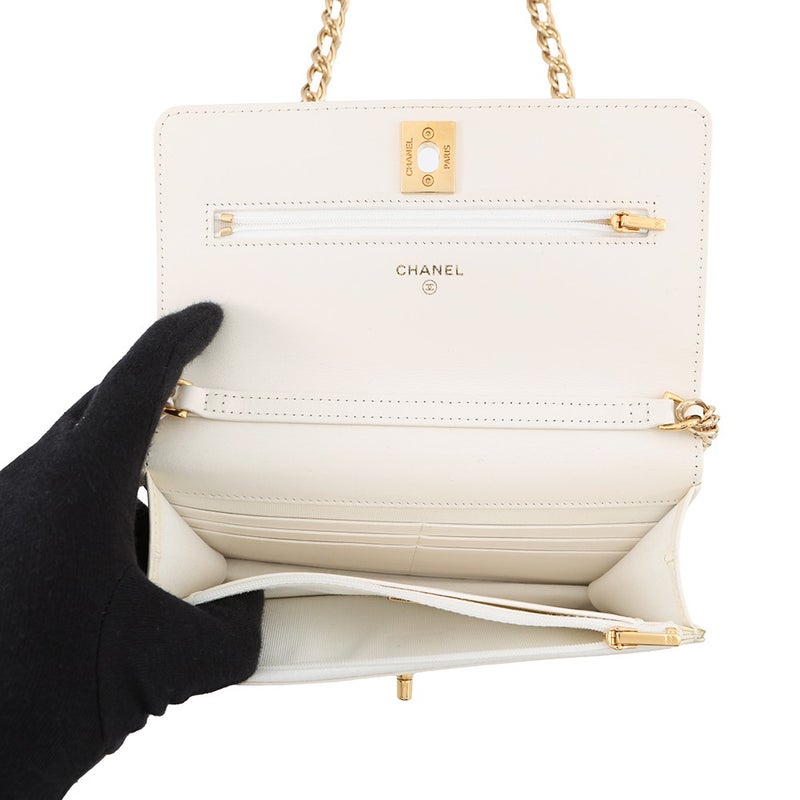 シャネル チェーンウォレット マトラッセ ココマーク ラムスキン AP4241 CHANEL 財布 白