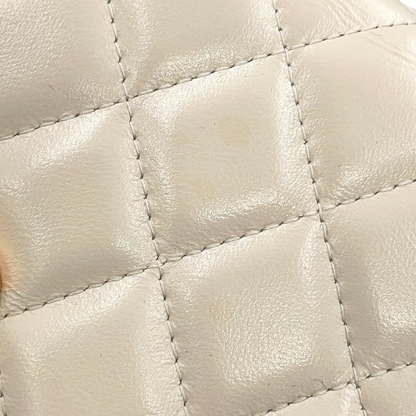 シャネル チェーンウォレット マトラッセ ココマーク ラムスキン AP4241 CHANEL 財布 白