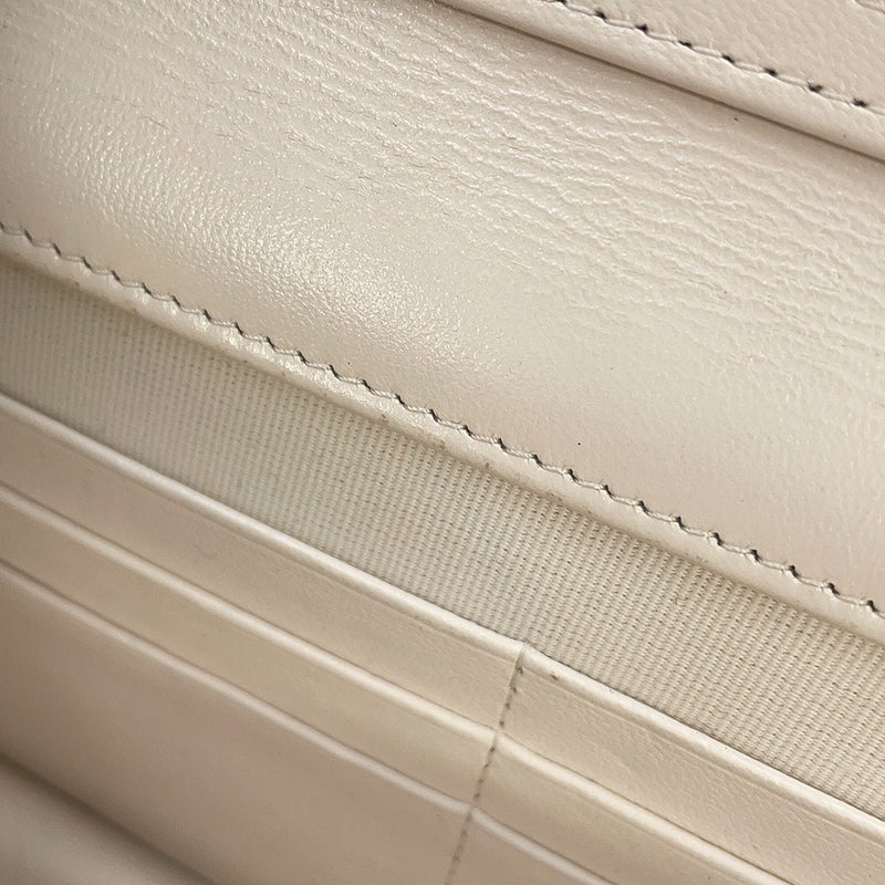 シャネル チェーンウォレット マトラッセ ココマーク ラムスキン AP4241 CHANEL 財布 白