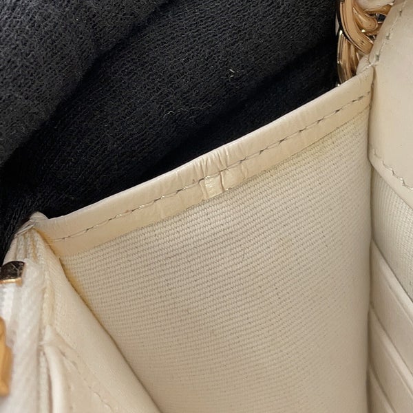 シャネル チェーンウォレット マトラッセ ココマーク ラムスキン AP4241 CHANEL 財布 白