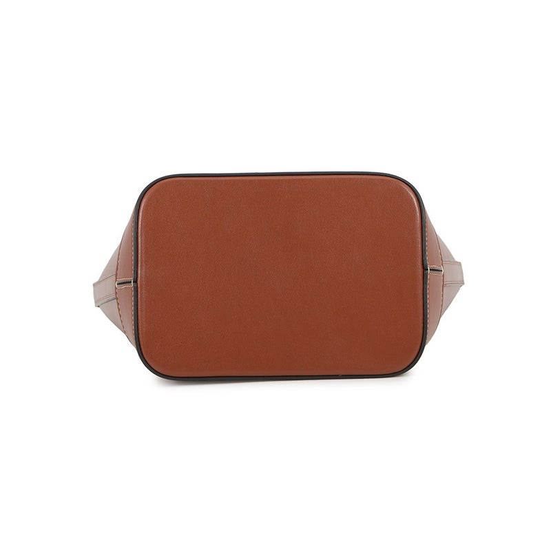 セリーヌ ショルダーバッグ スモール バケット キュイル トリオンフ カーフレザー 113783DU3 CELINE