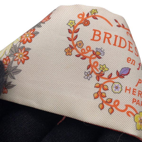 エルメス スカーフ ツイリー ブリッド・ドゥ・ガラ・アン・フルール&アイライナー Brides de Gala en fleurs HERMES シルク 2025年春夏