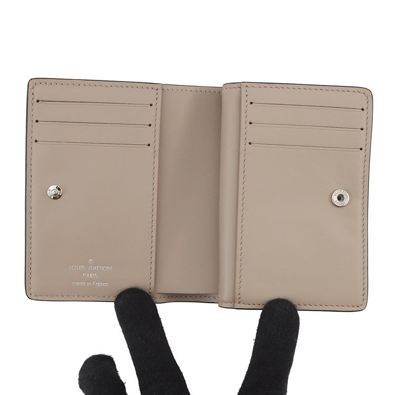 ルイヴィトン 二つ折り財布 モノグラム・マヒナ ポルトフォイユ・クレア M80817 LOUIS VUITTON