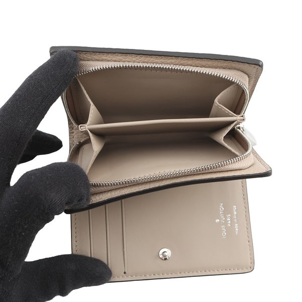 ルイヴィトン 二つ折り財布 モノグラム・マヒナ ポルトフォイユ・クレア M80817 LOUIS VUITTON