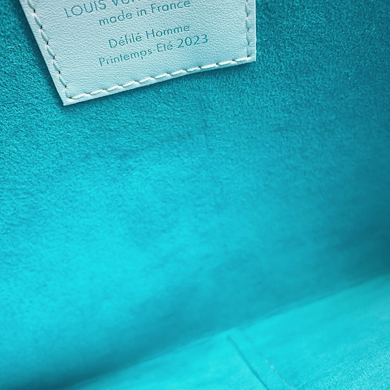 ルイヴィトン クラッチバッグ モノグラム･コミック トリオ・アンヴェロップ M82014 2023春夏メンズ･コレクション 白