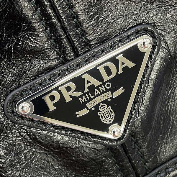 プラダ ショルダーバッグ トライアングルロゴ ソフトルックス レザー 2VD073 PRADA 黒