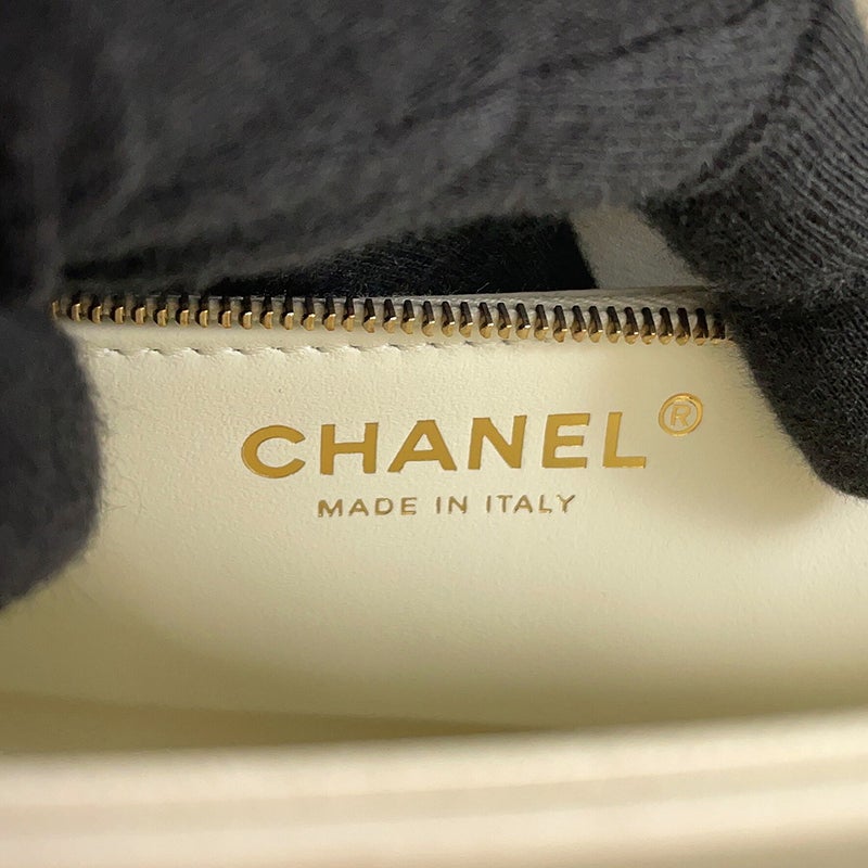 シャネル ハンドバッグ ココマーク マトラッセ トップハンドル ラムスキン A92236 CHANEL 2way チェーンショルダー 白