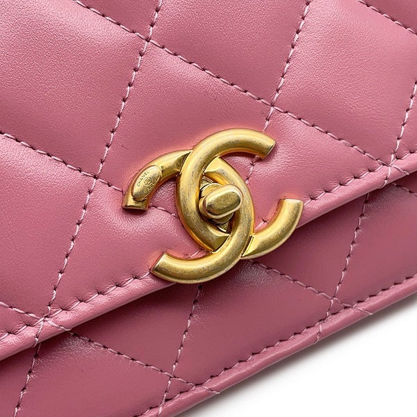シャネル チェーンウォレット マトラッセ ココマーク ラムスキン AP2289 CHANEL ショルダーバッグ 財布