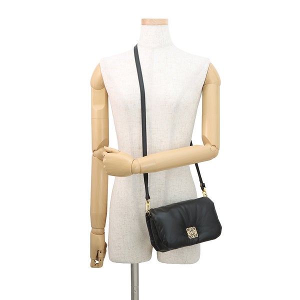 ロエベ ショルダーバッグ ゴヤ パファー ミニ シャイニーナパラムスキン A896W56X01 LOEWE 黒