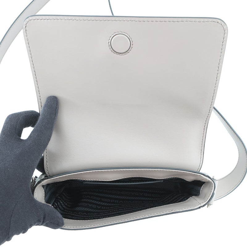 プラダ ショルダーバッグ トライアングルロゴ サフィアーノ レザー 2VD065 PRADA バッグ