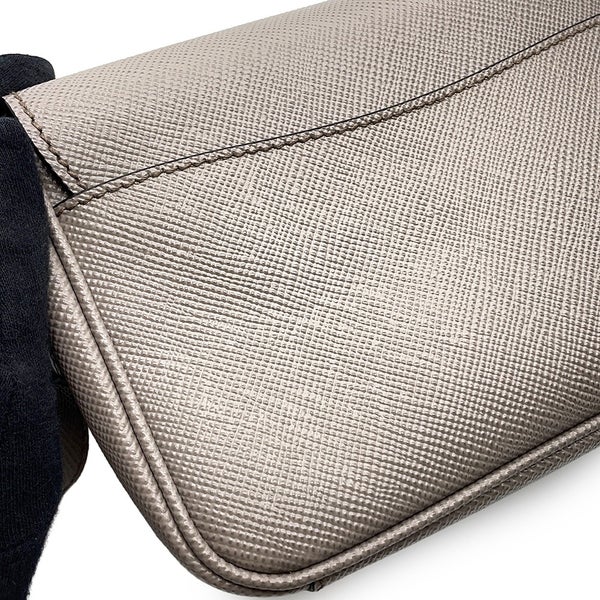 プラダ ショルダーバッグ トライアングルロゴ サフィアーノ レザー 2VD065 PRADA バッグ