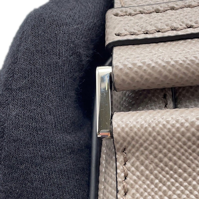 プラダ ショルダーバッグ トライアングルロゴ サフィアーノ レザー 2VD065 PRADA バッグ