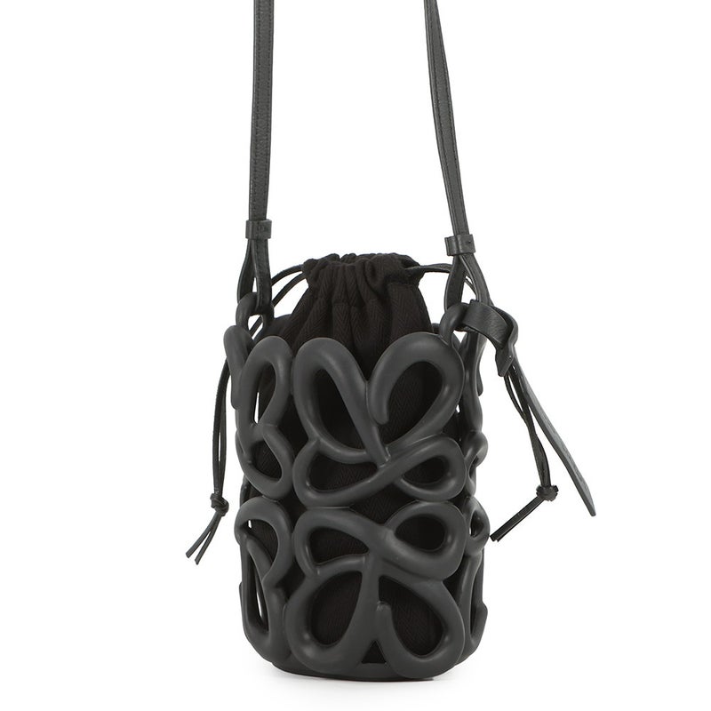 ロエべ ショルダーバッグ インフレーテッド ポケット アナグラム カットアウト ラバー/レザー C630G26X01 LOEWE 黒