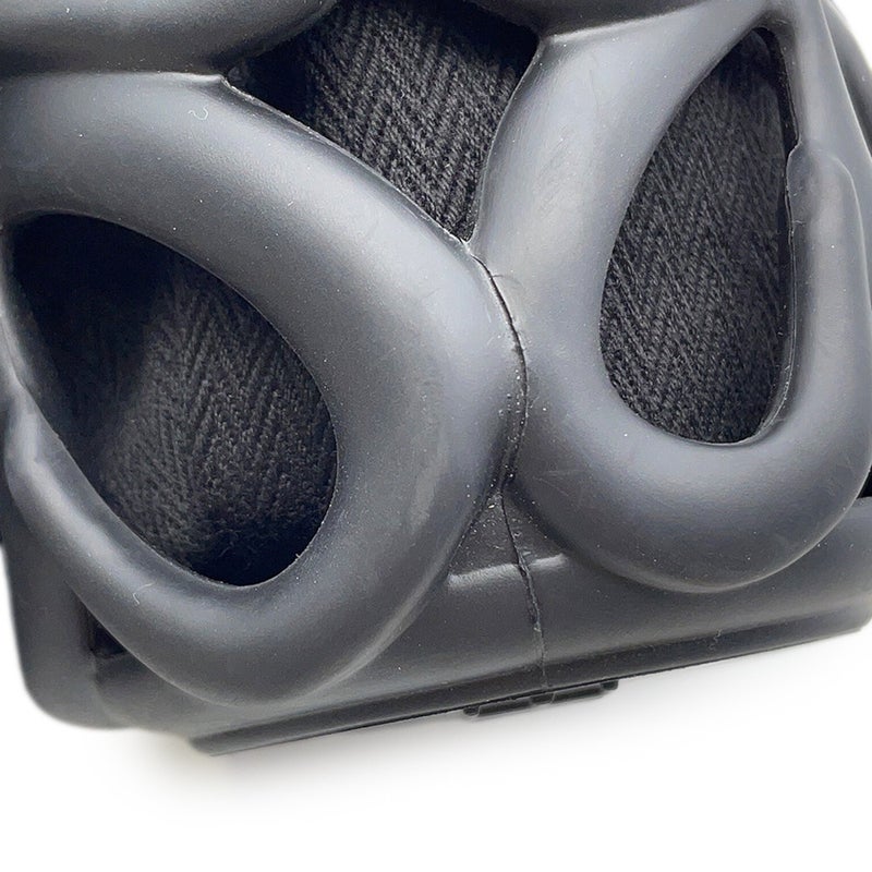 ロエべ ショルダーバッグ インフレーテッド ポケット アナグラム カットアウト ラバー/レザー C630G26X01 LOEWE 黒