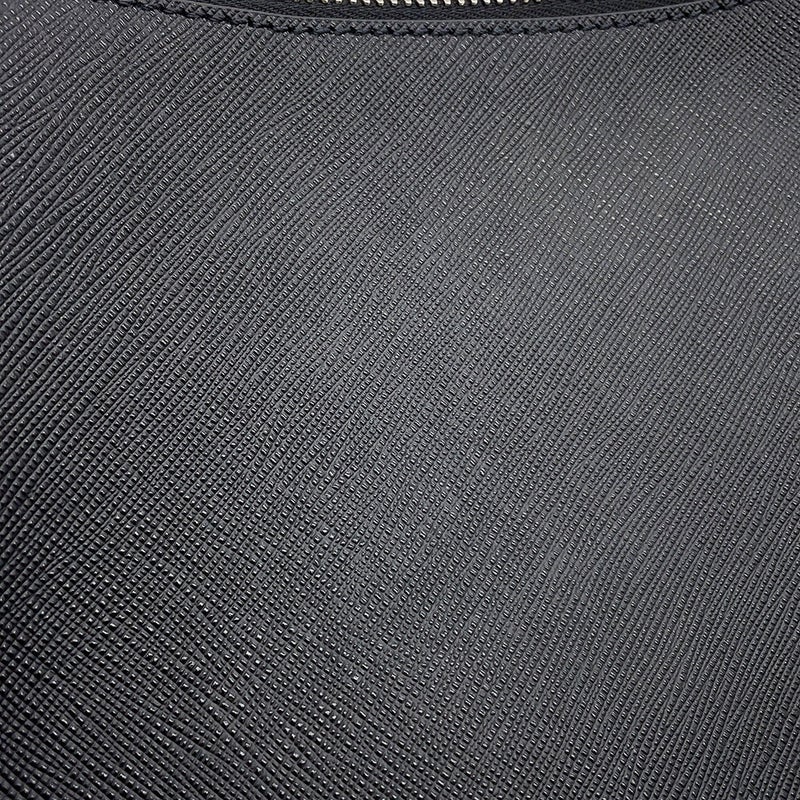 プラダ ショルダーバッグ トライアングルロゴ サフィアーノレザー 2VH113 PRADA 斜め掛け 黒