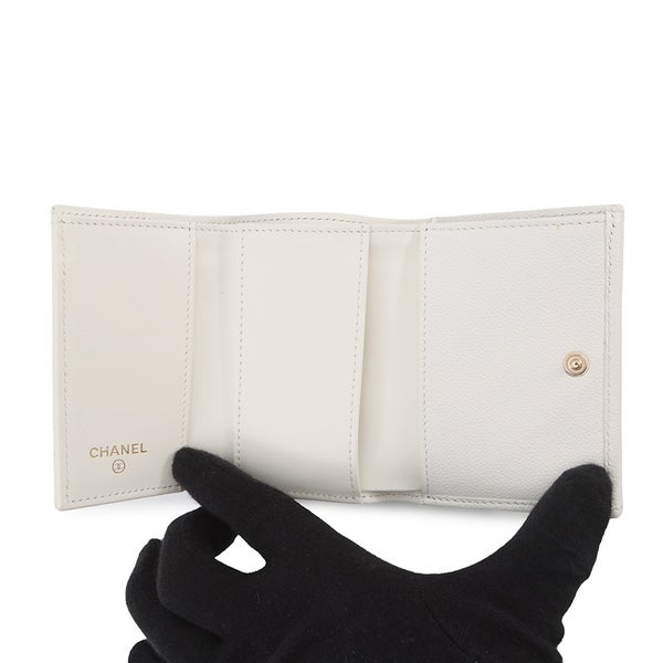 シャネル 三つ折り財布 マトラッセ ココマーク クラシック スモール フラップ ウォレット キャビアスキン AP0230 CHANEL 財布 白
