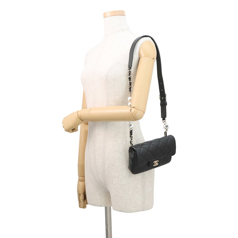 シャネル ショルダーバッグ マトラッセ ミニ ロゴ ボール ラムスキン CHANEL バッグ 黒