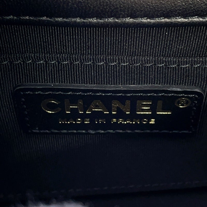 シャネル ショルダーバッグ マトラッセ ミニ ロゴ ボール ラムスキン CHANEL バッグ 黒