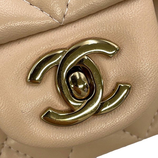 シャネル チェーンショルダーバッグ マトラッセ ココマーク トップハンドル ミニ フラップ ラムスキン AS2431 CHANEL