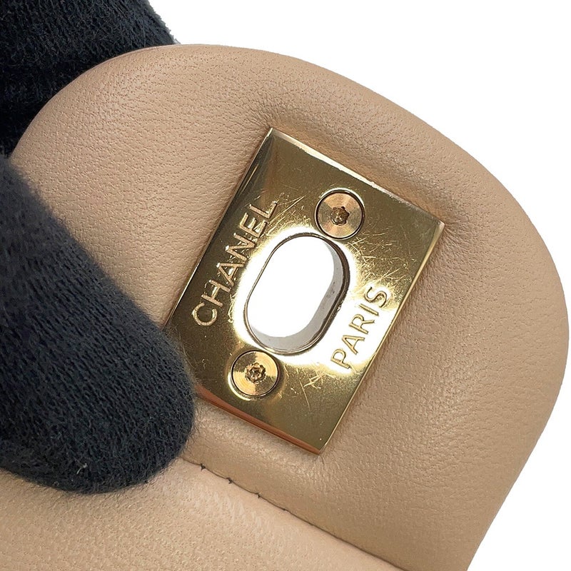 シャネル チェーンショルダーバッグ マトラッセ ココマーク トップハンドル ミニ フラップ ラムスキン AS2431 CHANEL