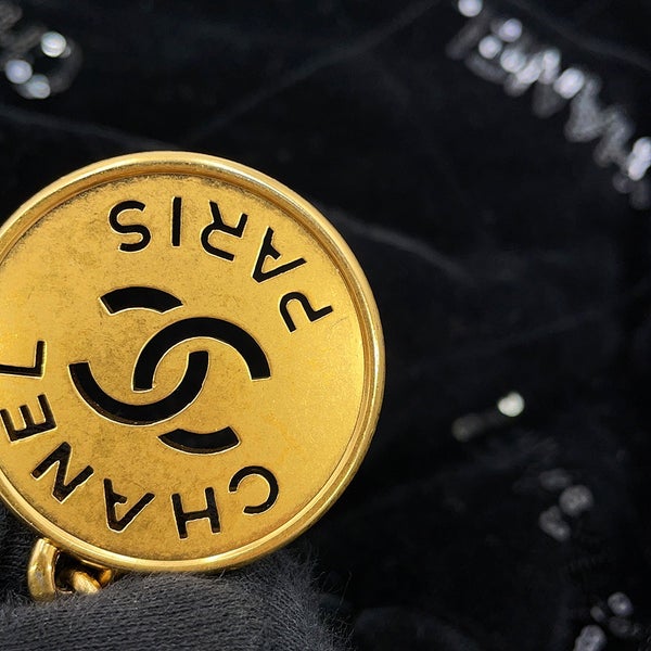 シャネル チェーンショルダーバッグ CHANEL 22 マトラッセ スモール ベロア スパンコール AS3260 CHANEL ポーチ付き 黒