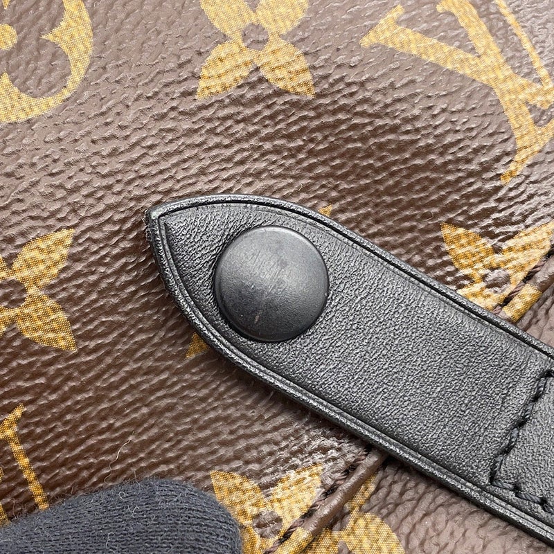 ルイヴィトン リュックサック モノグラム・マカサー クリストファーMM M43735 LOUIS VUITTON バックパック 黒 ブラック