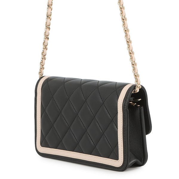 シャネル フォンケース マトラッセ ココマーク ラムスキン AP3559 CHANEL 黒 チェーンショルダー