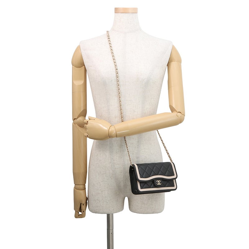 シャネル フォンケース マトラッセ ココマーク ラムスキン AP3559 CHANEL 黒 チェーンショルダー