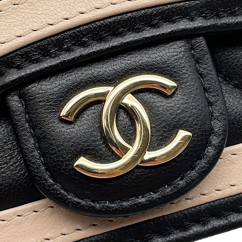 シャネル フォンケース マトラッセ ココマーク ラムスキン AP3559 CHANEL 黒 チェーンショルダー