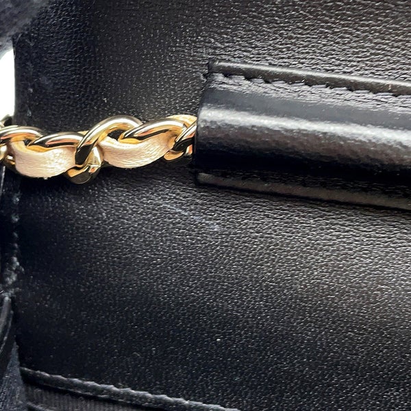 シャネル フォンケース マトラッセ ココマーク ラムスキン AP3559 CHANEL 黒 チェーンショルダー