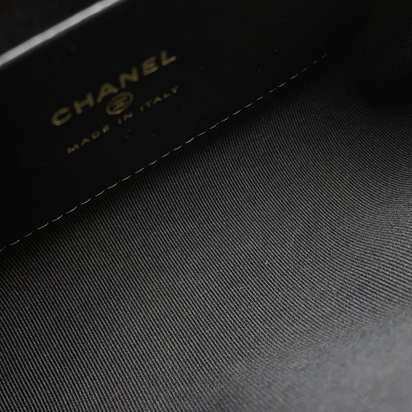 シャネル ショルダーバッグ マトラッセ ココマーク リボン チェーンクラッチバッグ  パテントAP4029 CHANEL 黒