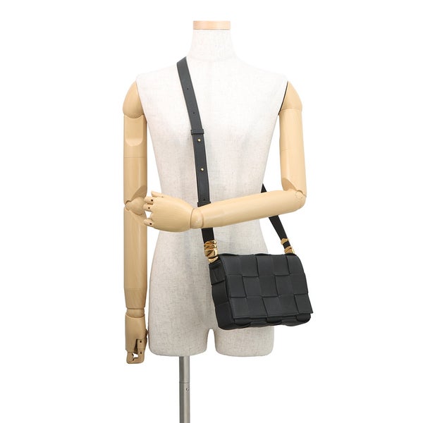 ボッテガヴェネタ ショルダーバッグ マキシイントレチャート カセット レザー 666870 BOTTEGA VENETA 黒