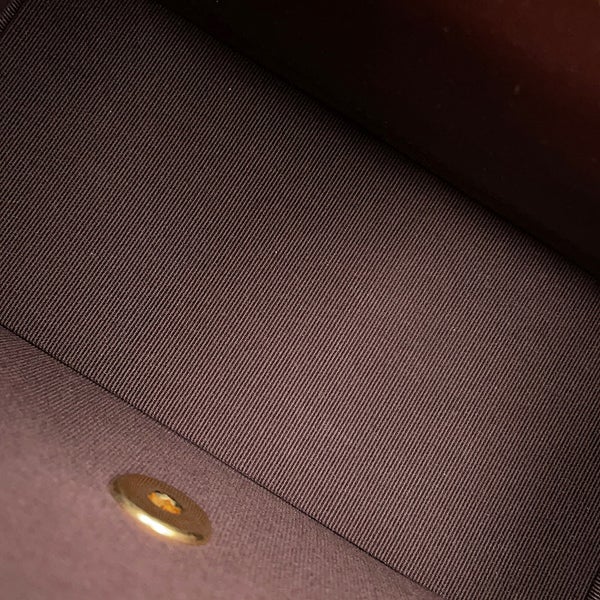 シャネル ショルダーバッグ マトラッセ ココマーク シングルフラップ ラムスキン AS4056 CHANEL