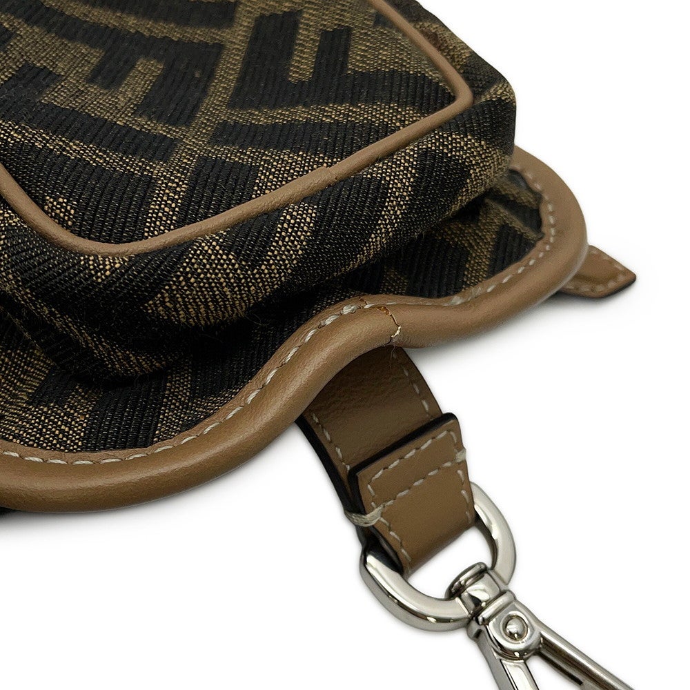 夫のブランド品断捨離中！様　FENDI フェンディ　レザーストラップ　ズッカ FENDI フェンディ ストラップ ユー ショルダーストラップ ズッカ柄