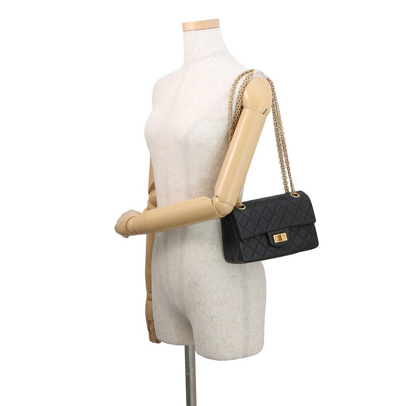 シャネル チェーンショルダーバッグ マトラッセ 2.55 ミニ レザー CHANEL 黒