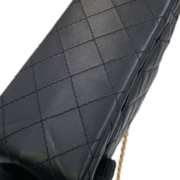 シャネル チェーンショルダーバッグ マトラッセ 2.55 ミニ レザー CHANEL 黒