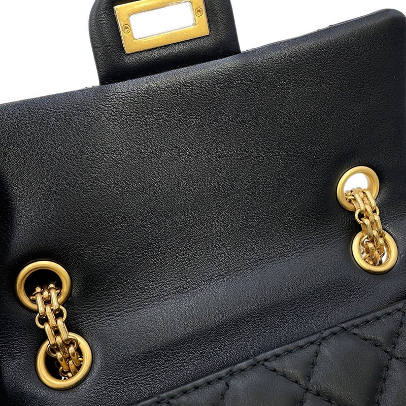 シャネル チェーンショルダーバッグ マトラッセ 2.55 ミニ レザー CHANEL 黒