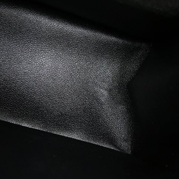 シャネル チェーンショルダーバッグ マトラッセ 2.55 ミニ レザー CHANEL 黒