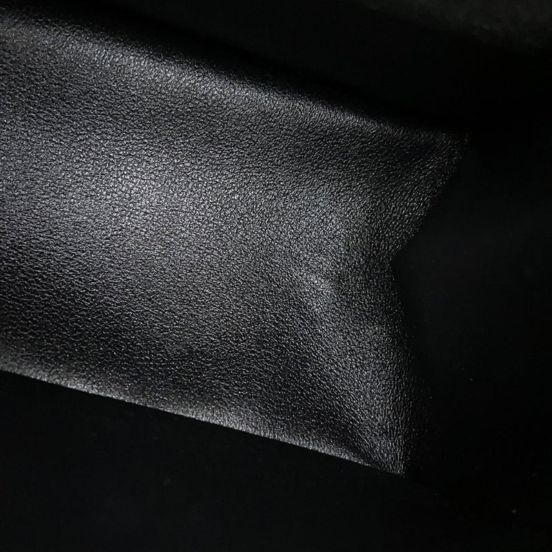 シャネル チェーンショルダーバッグ マトラッセ 2.55 ミニ レザー CHANEL 黒