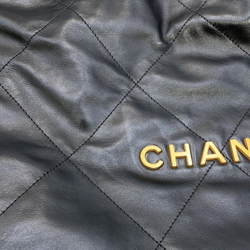 シャネル ハンドバッグ シャネル22 シャイニーカーフレザー AS3261 CHANEL 黒